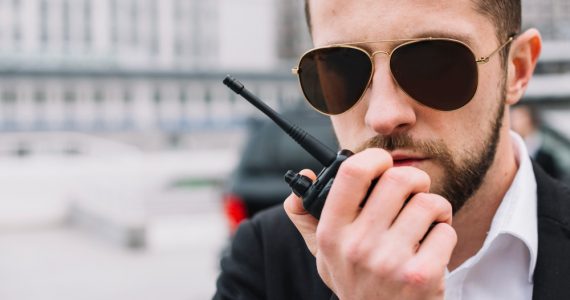 How to become a detective?